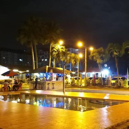 Green Town Hotel And Resort Port Dickson Exterior photo