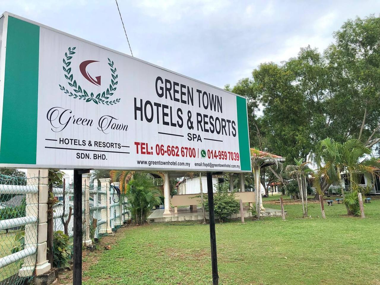 Green Town Hotel And Resort Port Dickson Exterior photo