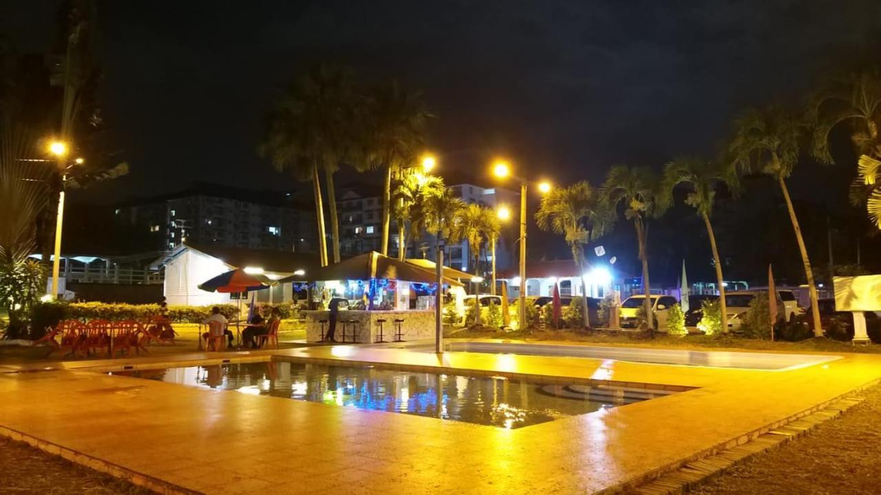 Green Town Hotel And Resort Port Dickson Exterior photo