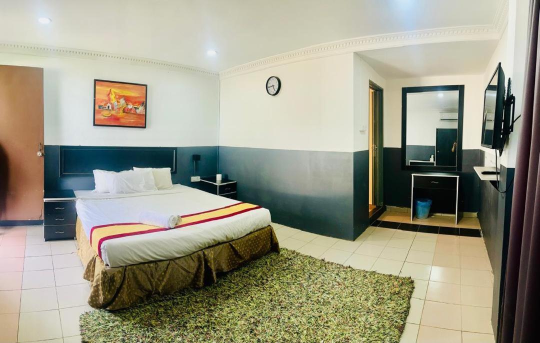 Green Town Hotel And Resort Port Dickson Exterior photo